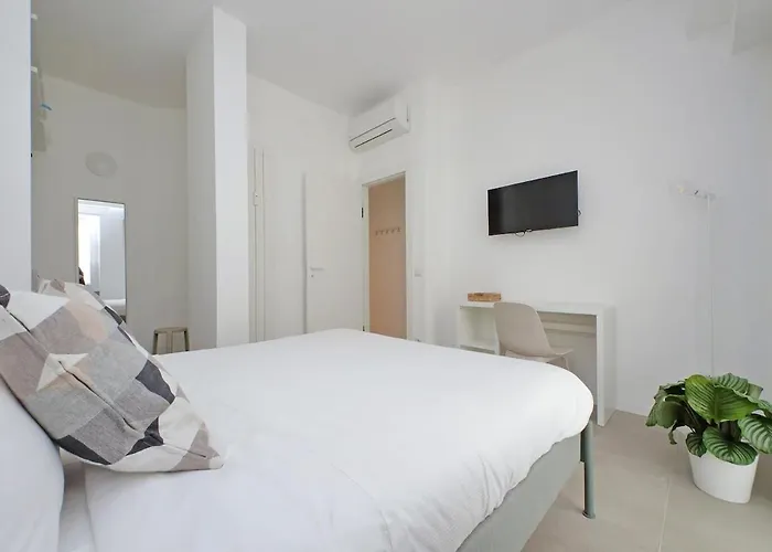 Appartement Brand New Modern 2 Stops To Colosseum